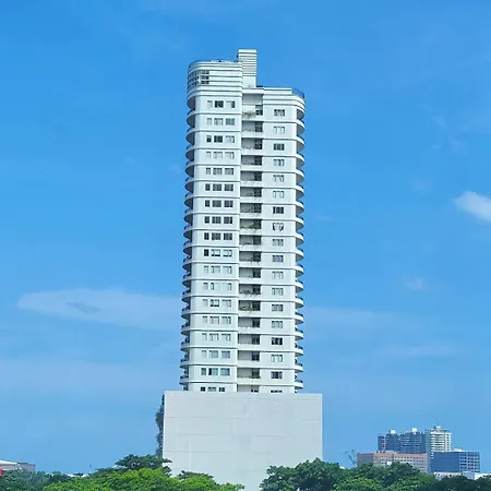 Calyx Residences With Infinity Pool