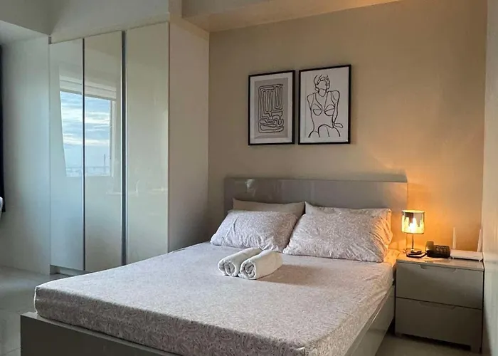 Hotel Calyx Residences With Infinity Pool Cebu