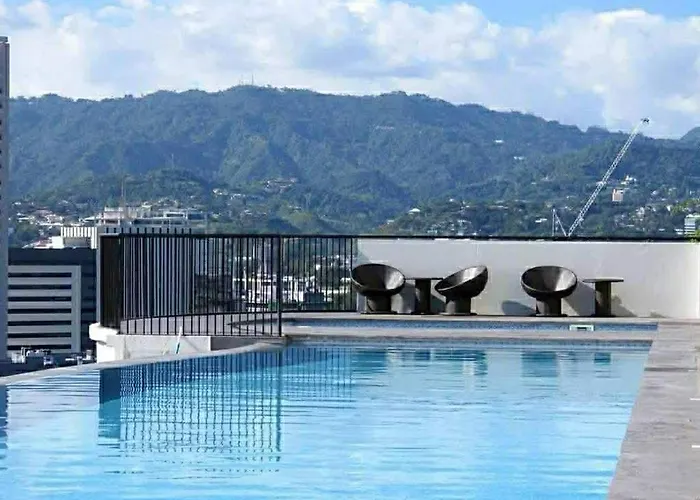 Calyx Residences With Infinity Pool Hotel